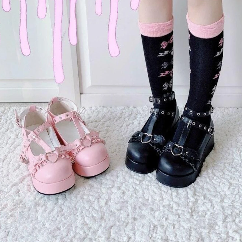 Женские туфли на танкетке DORATASIA черные лодочки платформе в японском стиле для