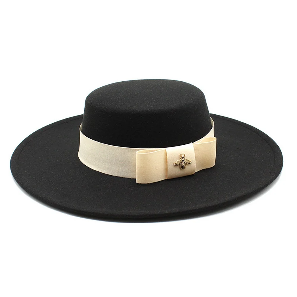 

Autumn And Winter Female Fedoras Hats For Women Woolen Flat Cap Strap Bee Party Luxury Grace High Quality LM0067