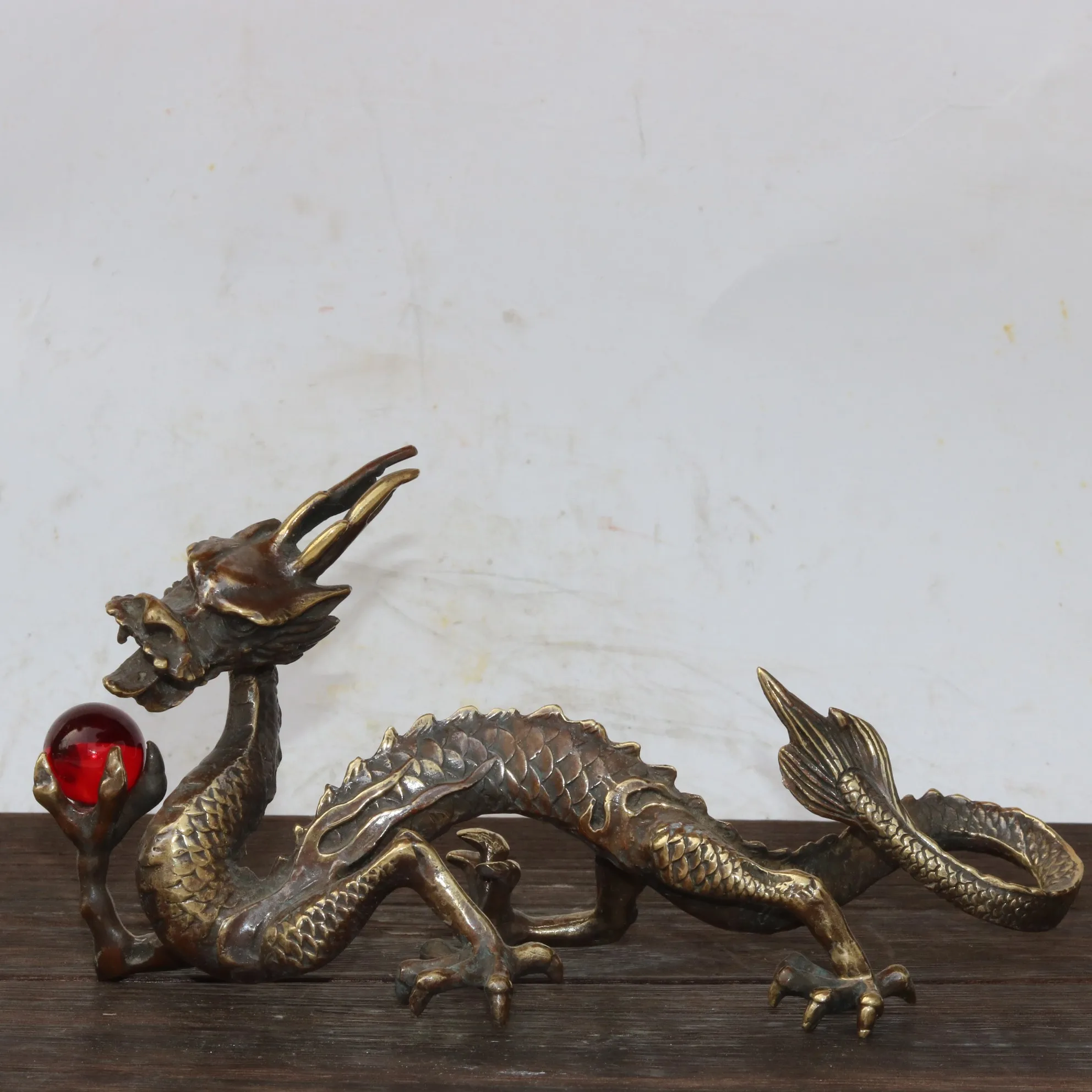 

Old Handmade Copper Antique statue, Chinese Dragon Figurines Home decoration Crafts Metal Sculpture