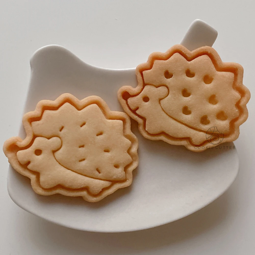 

Cartoon Hedgehog Cookie Mold Biscuit Mold 3D Animal Plastic Cookie Cutter Stamp Home DIY Baking Mold Kitchen Accessories