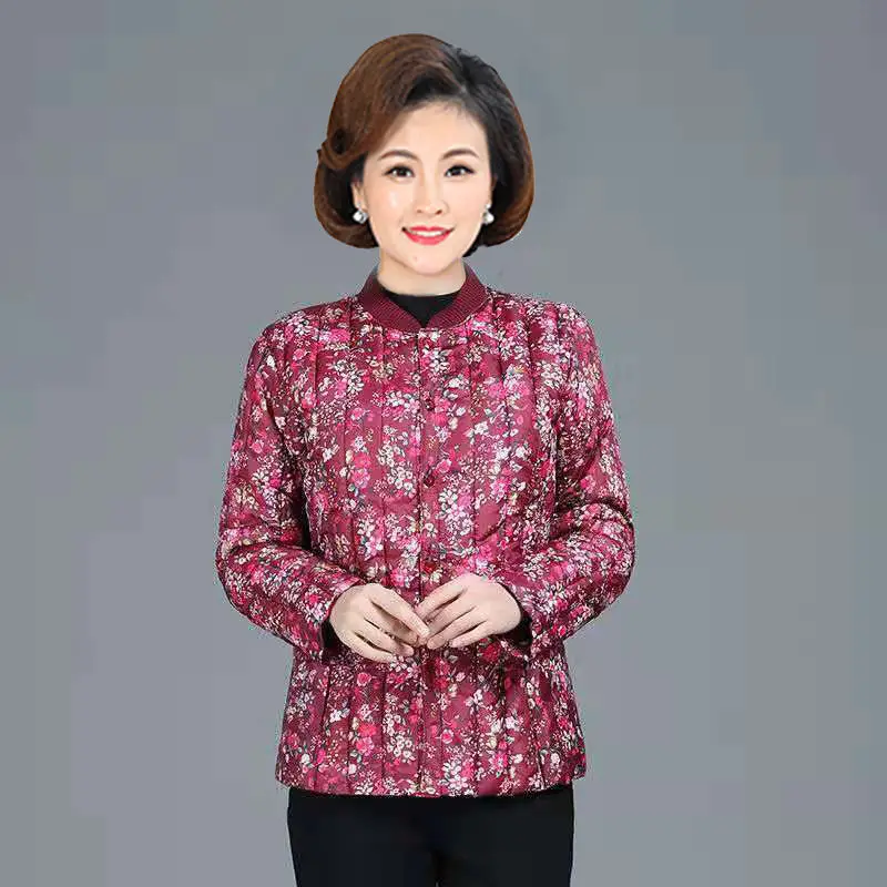 

Middle aged and old mothers wear small cotton padded jacket, short cotton padded jacket in autumn and winter, light down cotton