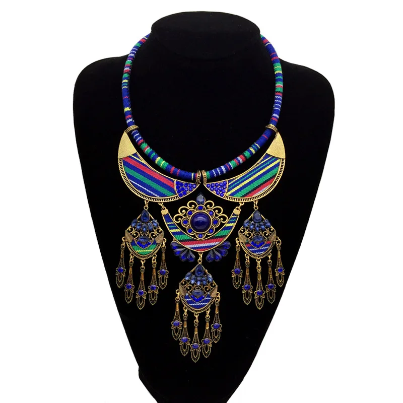 

Retro Bohemia gem insert hollow ethnic banquet equisite tassel pendant short necklace for woman