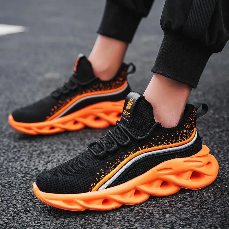 

2021 Spring Summer Sport Running Shoes Explosion Models Ultralight Sports Shoes Tide Shoes Men's Shoes Blade Soft Men Sneakers
