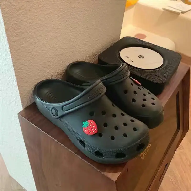 

Wear summer ins tide thick bottom Korean students cute non-slip Baotou shoes I hole shoes female nurse beach sandals and slipper