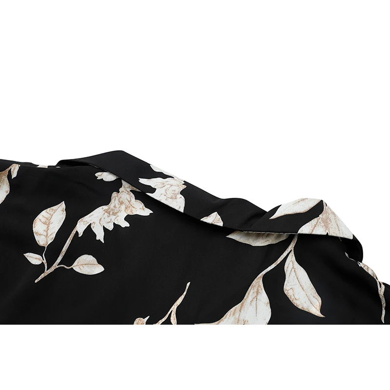 

Fashion Vintage Women Blouses 2021 Summer Harajuku Oversize Notched Collar Shirts Female Casual Beach Single Breasted Tide Tops