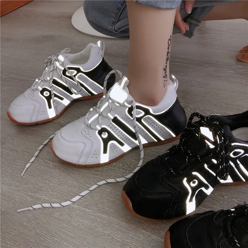 

Female Sports Reflective Shoes Lace-up Women Casual Flats Round Toe PU Rubber Flat Shoes for Women Vulcanized Shoes Woman Spring