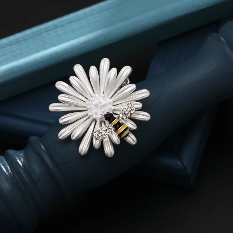 Простой маленький пчелиный цветок насекомых Броши Одежда нагрудные значки