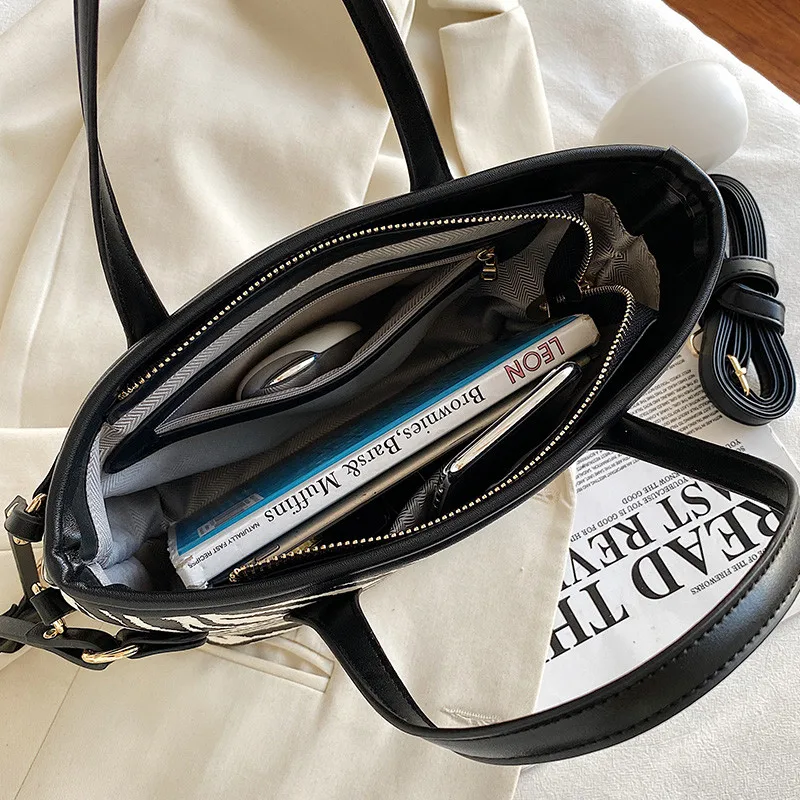 

Classic Black Zebra Pattern Crossbody Bag For Women 2020 New Tide Pure Color Tote Bags Female High Quality Leather Shoulder Bag