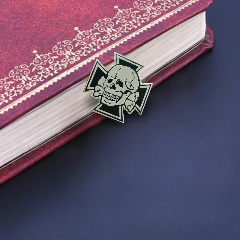 Немецкая металлическая брошь WW2 в виде черепа с крестом на лацкан значок офицера