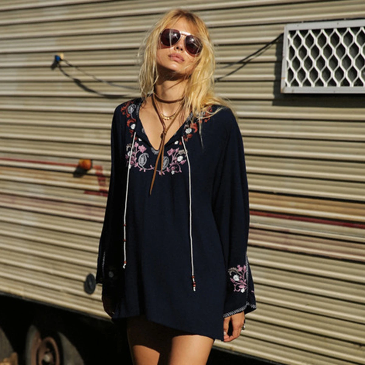 

Bohemian Flower Embroidered Tunic Dress 2021 Women Summer Long Sleeve V-neck Casual Mini Dresses Female Bohemian Holiday Robe