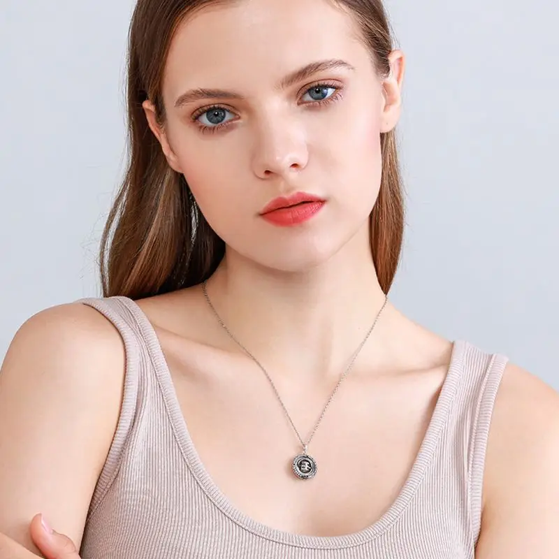 

2021 New 2021 New Astronomical Ball Projection Necklace 100 Language I Love You Pendant Necklace