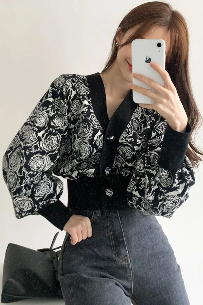 

Retro Cardigan Sweater Black V-neck Women's Single-breasted Slim Waist Short Lantern Long-sleeved Knitted Top Women Knitwear