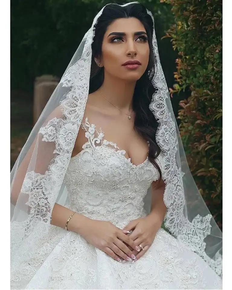 

E JUE SHUNG White Lace Luxury Wedding Dresses Princess Ball Gown V-Neck Lace Up Back Wedding Gowns Bride Dresses