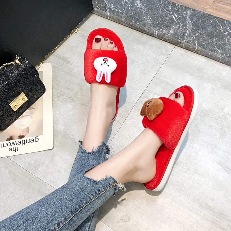 Новые пушистые тапочки женские осенние домашние деревянные шлепанцы для пола