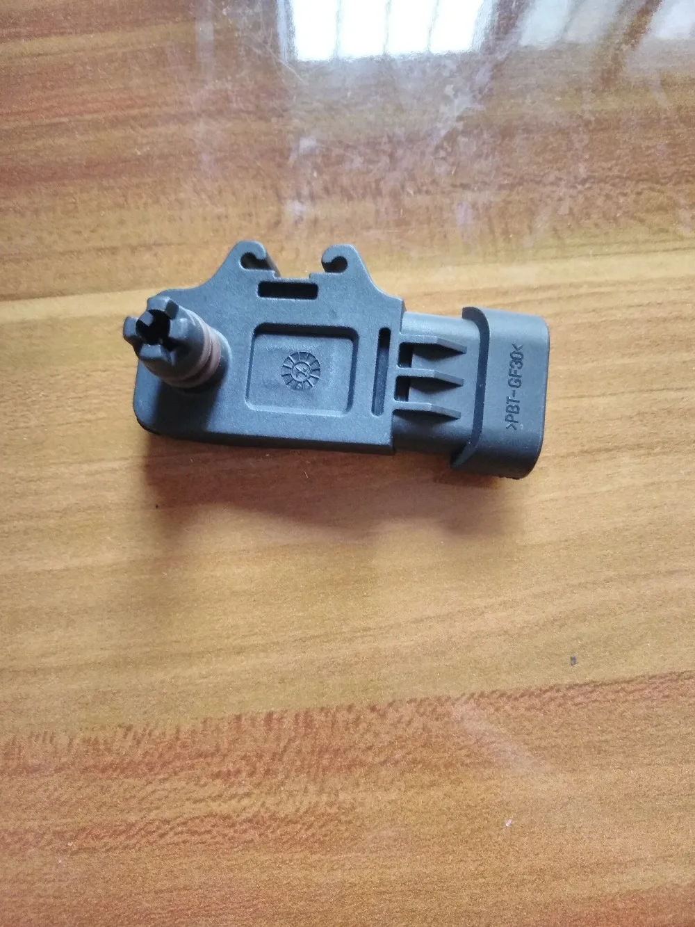 Датчик давления воздуха на входе 1 шт. для Mitsubishi flyer Delphi II Chery Tiggo OE no.:12232201 AMW250118 |