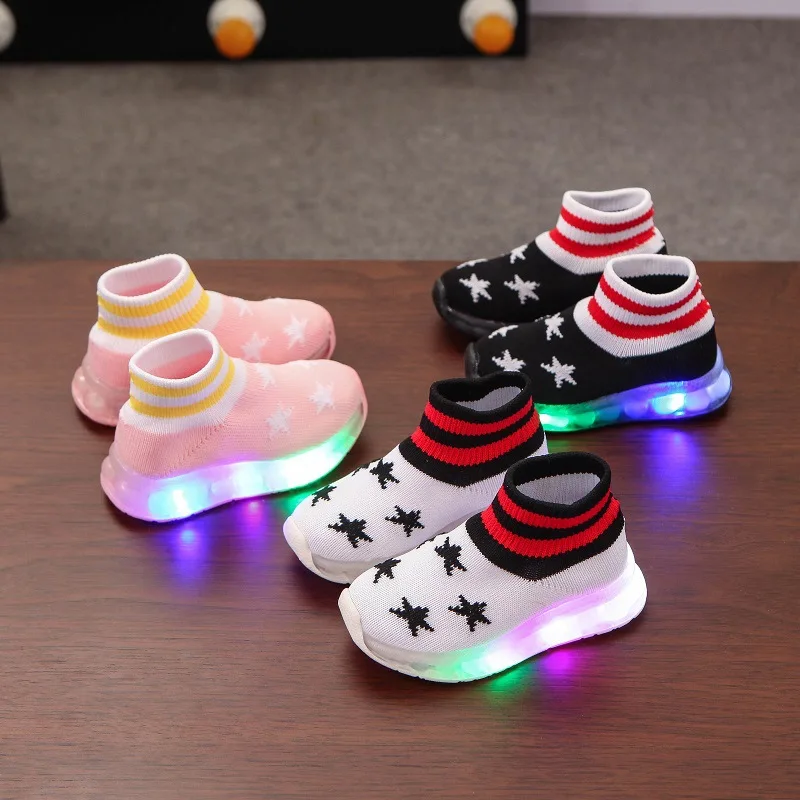 

Fashion New Spider Man Cute Children Sneakers Hot Sales LED Lighting Cool Girls Boys Shoes Toddler Excellent Kids Toddlers