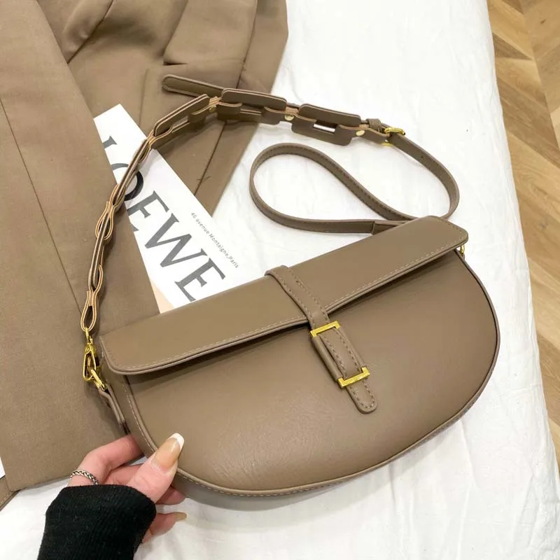 

Womens Handbags Minority Semicircular Shoulder Saddle Armpit Bag Women's 2021 New Fashion Purses