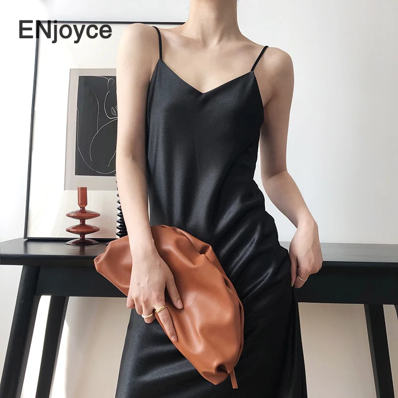 Платье женское длинное с V-образным вырезом и открытой спиной облегающее пляжное