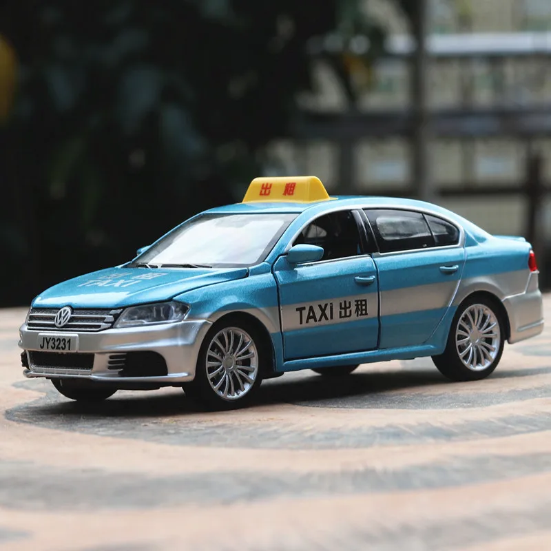 Модель литая такси 1:32 модель автомобиля металлическая звук светильник отрыв для