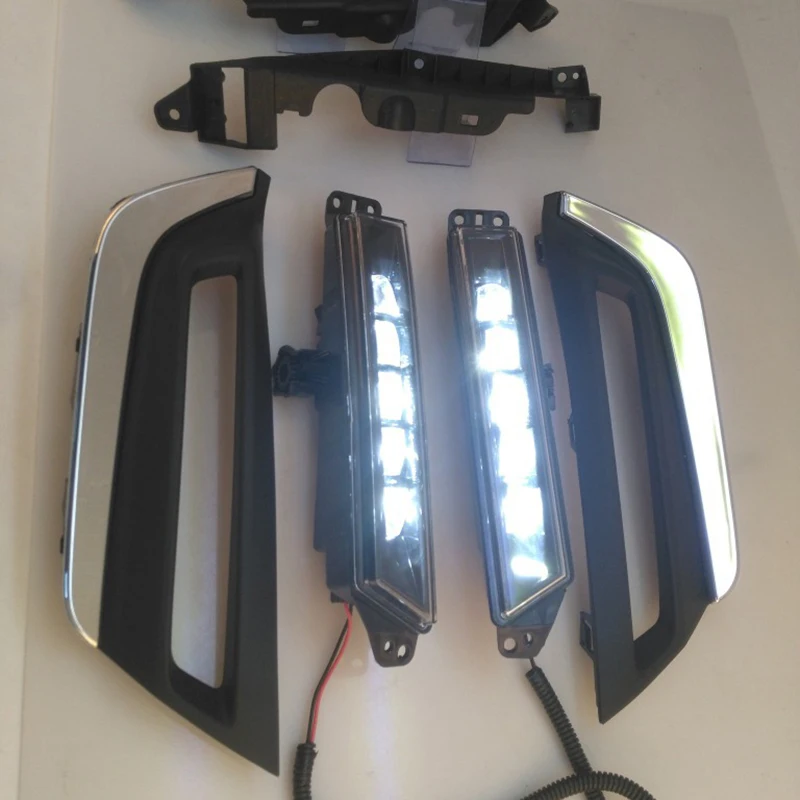 

Car Daylight LED DRL Cover with Turn Yellow Signal LED Daytime Running Light Fog Lamps for Honda CRV CR-V 2017-2018