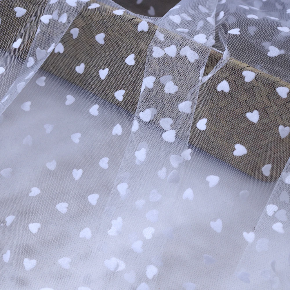 Сетчатая гипюровая кружевная ткань в горошек с черными сердечками 150 см | Дом и