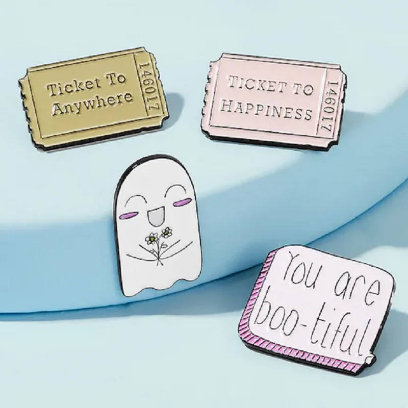 Женская эмалированная брошь в виде билета с изображением героев мультфильмов