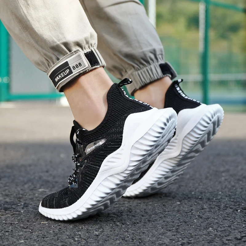 

2021 New Designers Sneakers Breathable Action Leather Mesh Running Shoes Men Sports Shoes Lightweight Man Jogging Footwear