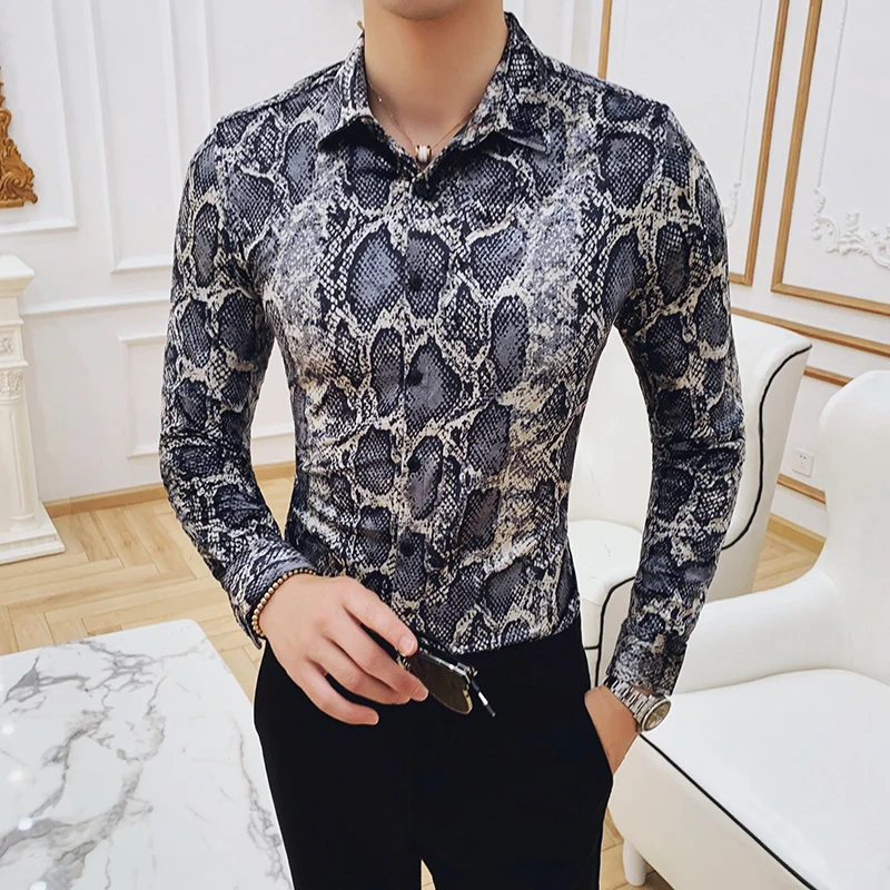 Новые рубашки мужские роскошные бархатные с принтом змеиной кожи длинным