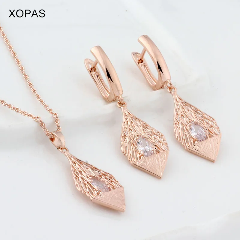 Комплект ювелирных изделий для женщин колье и серьги из розового золота 585 пробы