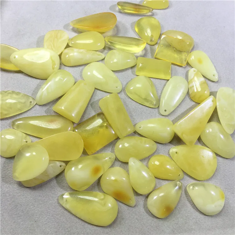 

Natural beeswax small pendant water drop cube shaped pendant DIY accessories