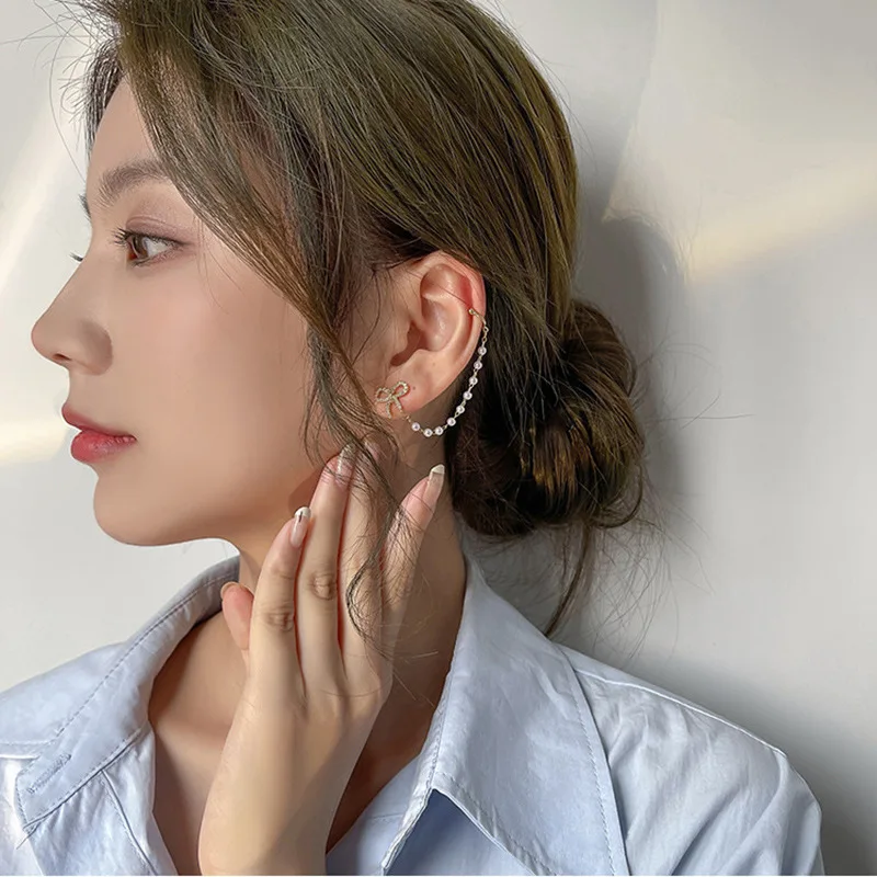 

Женские серьги-гвоздики с жемчугом и кисточками