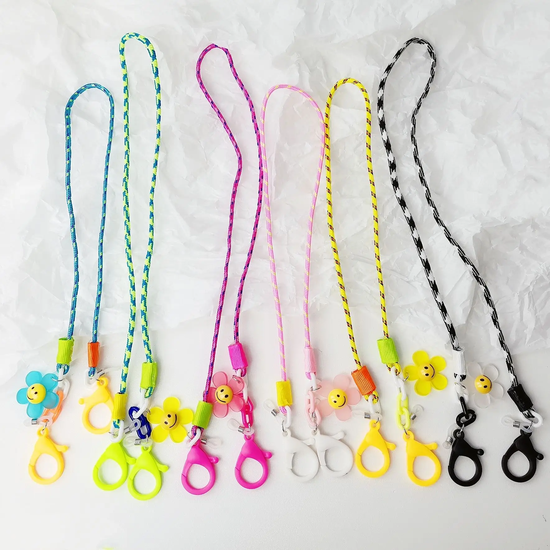 

New Girl Heart Flower Pendant Mask Hanging Chain Glasses Chain