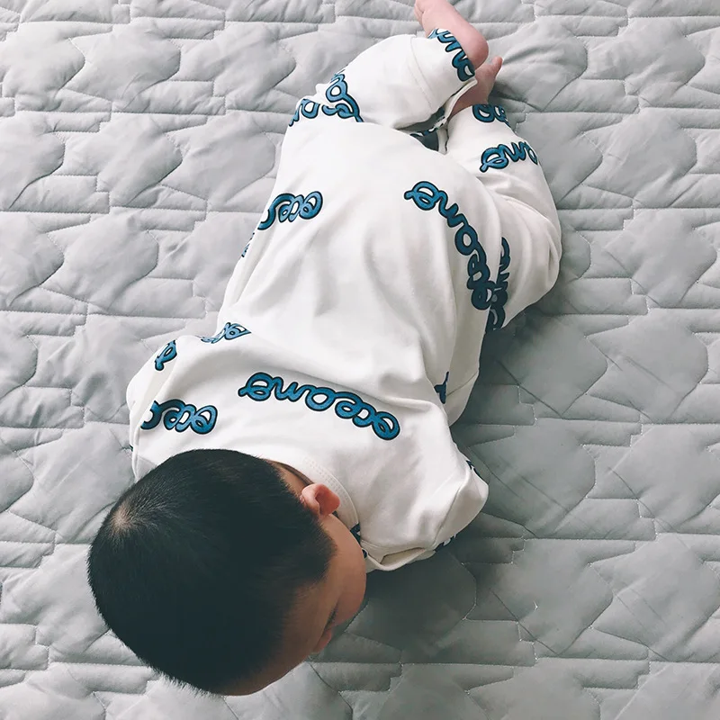 KIKIKIDS/Модный комбинезон с длинными рукавами для маленьких мальчиков мягкий