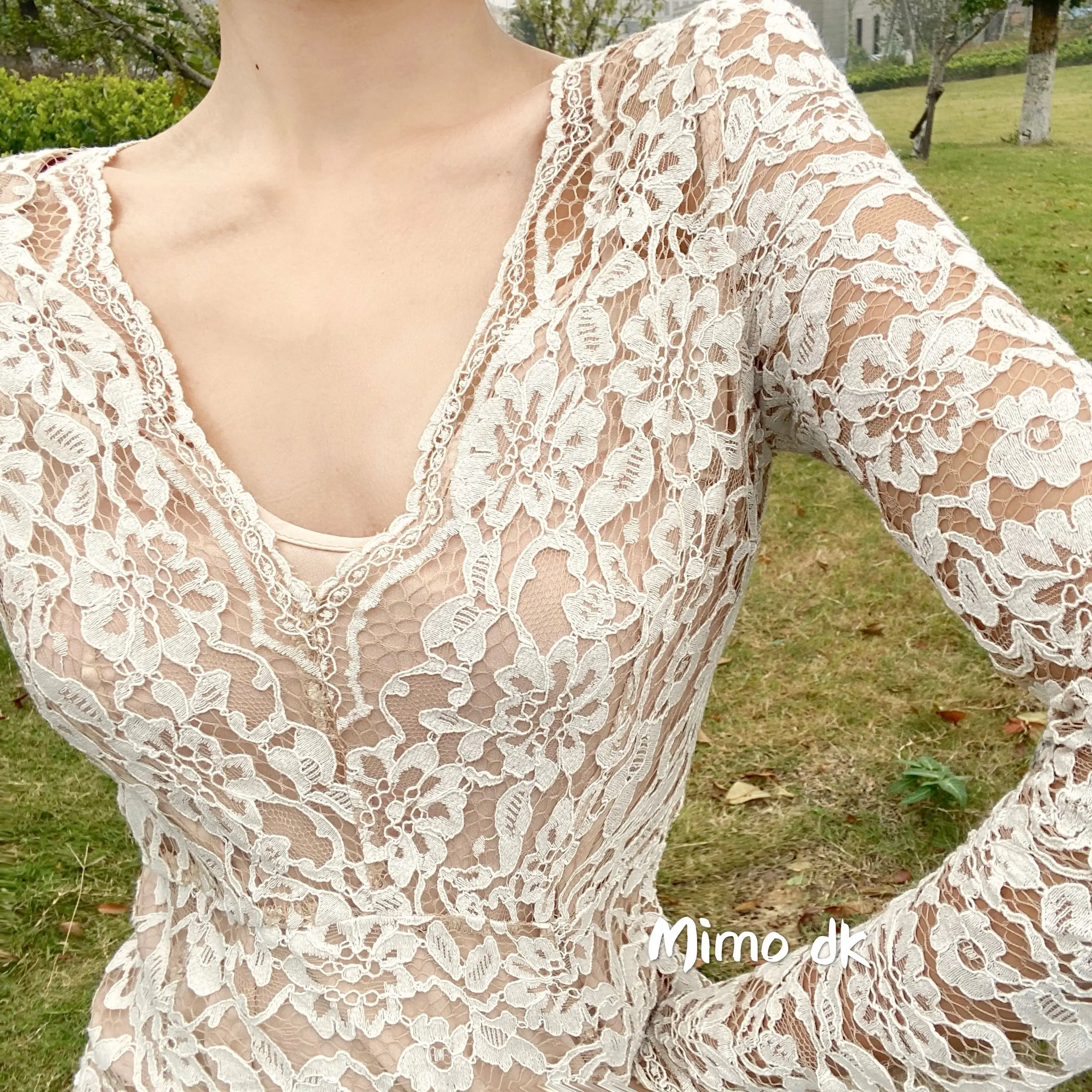 

Gentle lace V-neck fishtail Mid-Length dress Women Retro Dress Party Vestidos fashion temperament vintage dress