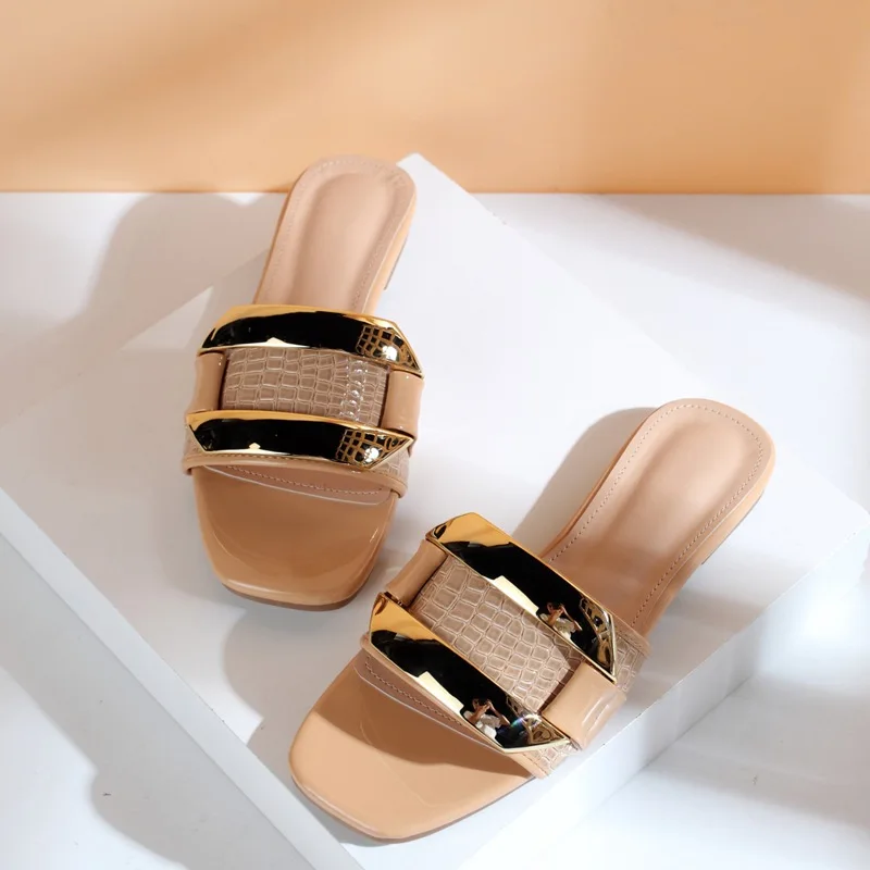 

Big Size Slippers Women Summer Shoes Rivet Slides Pantofle Low Fashion Flat 2022 Luxury Retro Metal Decoration Basic Hoof Heels