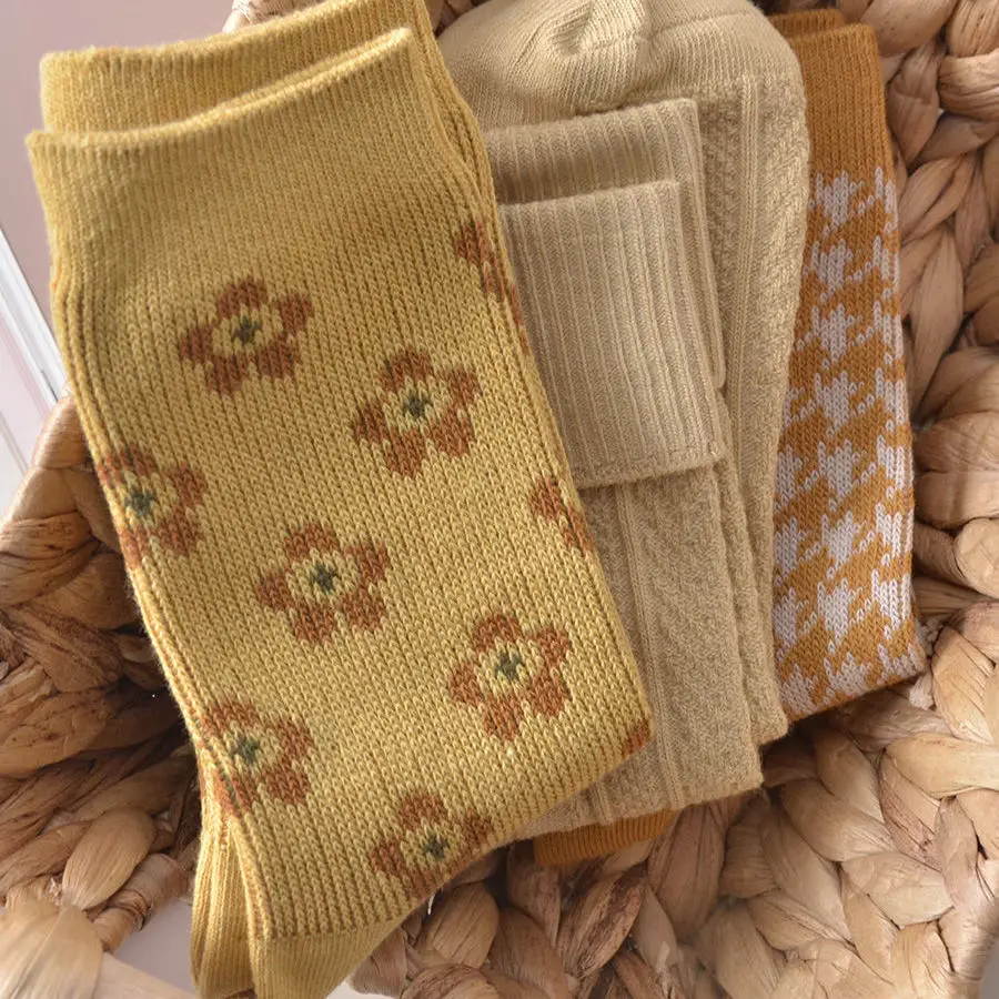 Sfree 6Pairs Female Students Korean Version of Autumn and Winter Thick Warm Retro Japanese Simple Plaid Flower Stockings