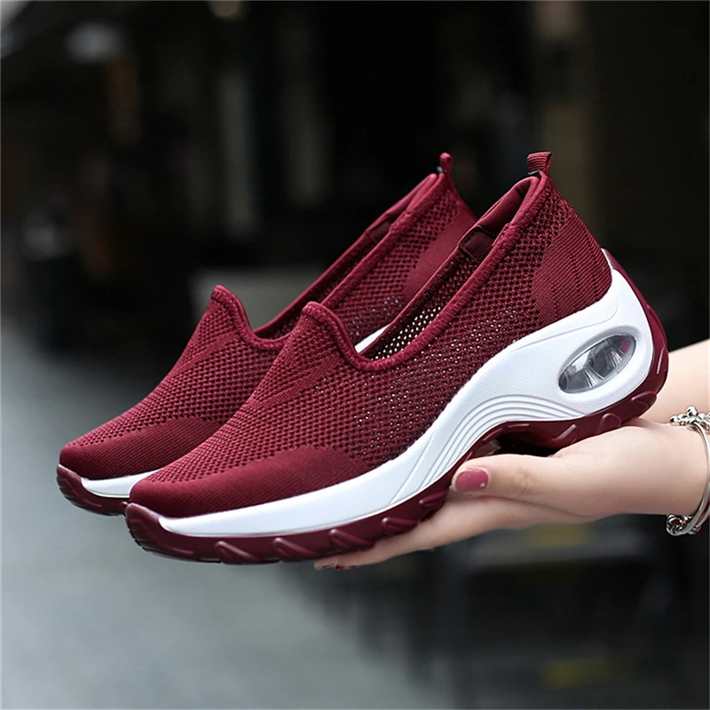 

Women Breathable Shoes The Old Lightweight Walking Shoes Women Men Light Mesh Jogging Athletic Foot Shoes Femme Summer Shoe