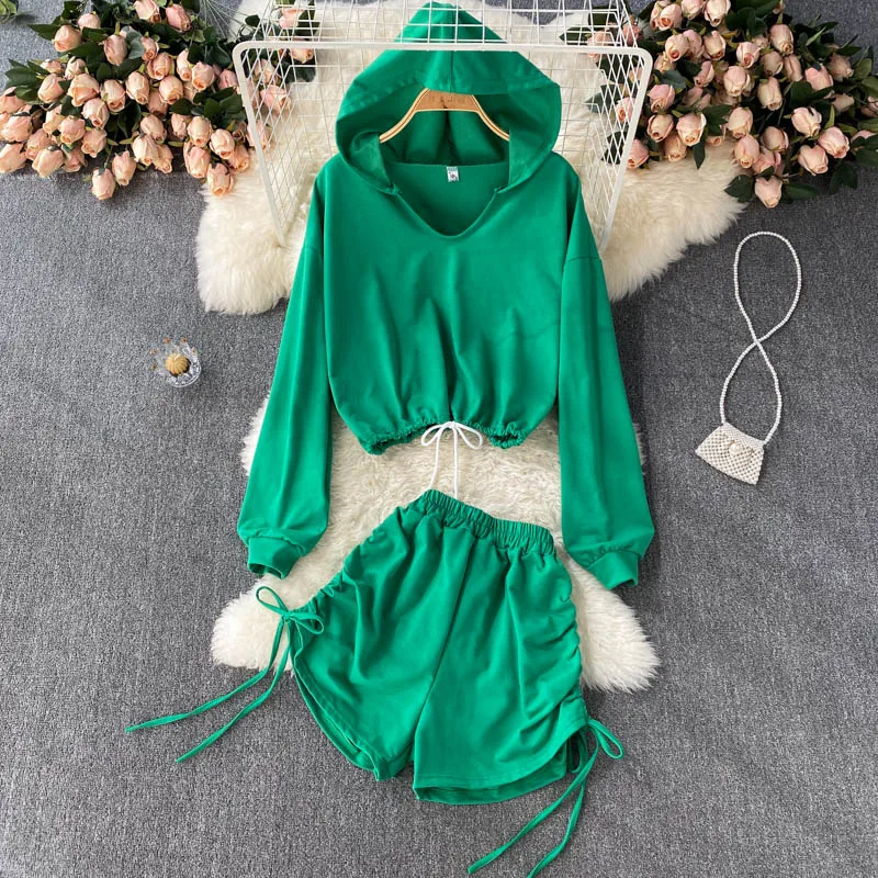 

Autumn Casual Black/White/Green Drawstring Two Piece Set Women Elegant Hooded Sweatshirt + Shirring Shorts Female Tracksuit 2021