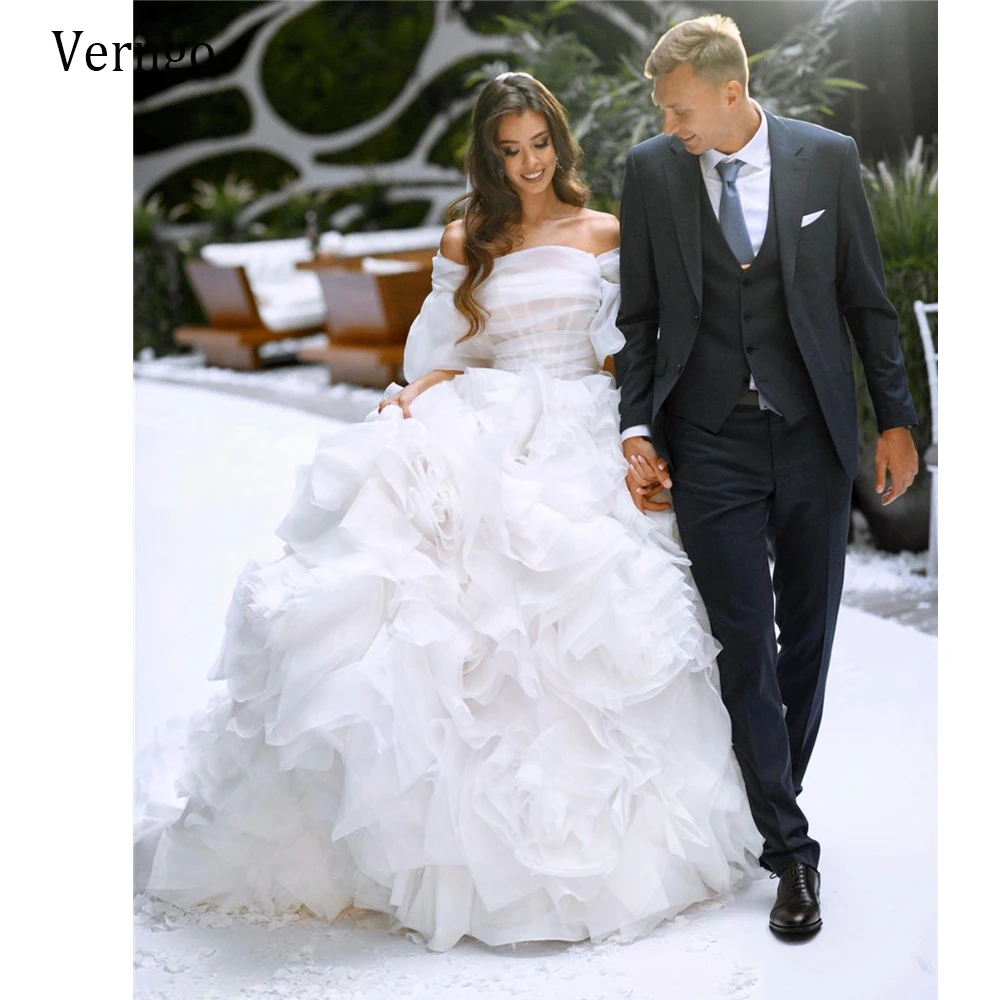 

Verngo White Organza Ball Gown Ruffles Skirt 2021 Wedding Dresses Puff Long Sleeves Strapless Fishbons Princess Bridal Dress