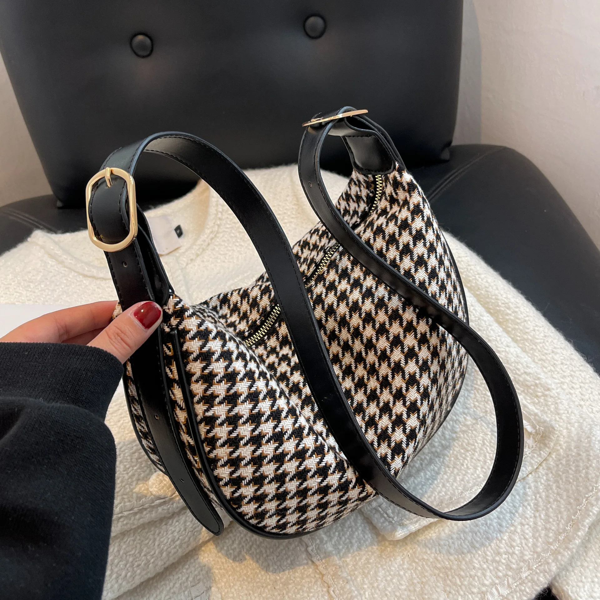 

New Canvas Women's Shoulder Bag Korean Style Fashion Plaid PU Leather Armpit Bag Simple Canvas Large Female Single Shoulder Bag