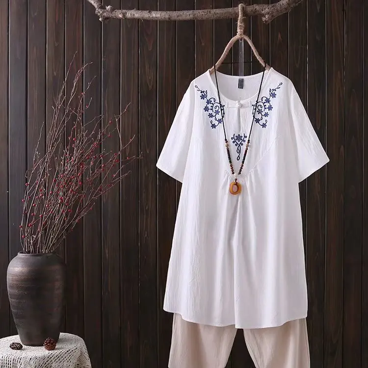 

Plus Size Women's White Blouse Short Sleeve Floral Embroidery Long Tops Vintage Embroidery Blusas