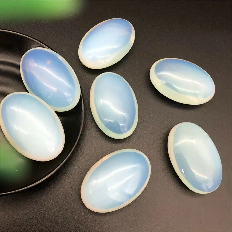 

Drop Shipping 1PC Beautiful White Opal Crystal Palm Massage Therapy Polished Stone Healing Gift Crystal Stone