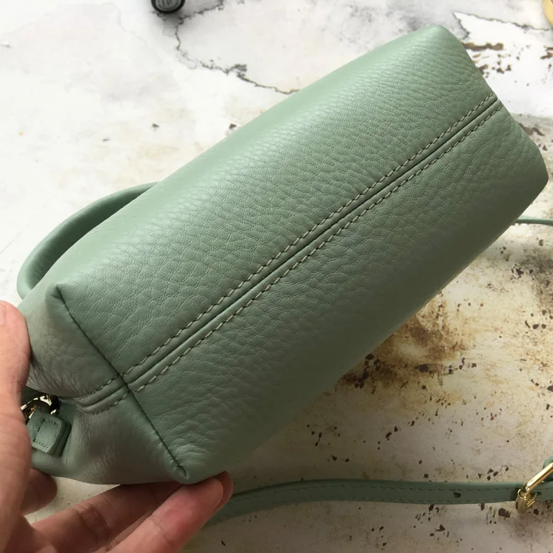 Сумка Подушка Женская импортная из воловьей кожи с одним плечевым ремнем лето