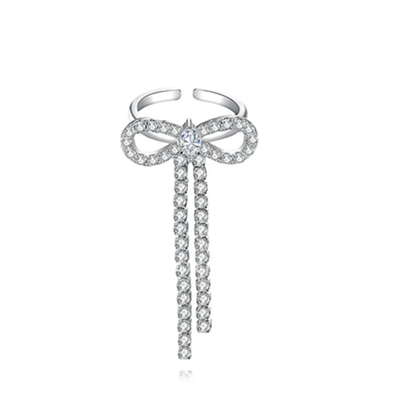 

Женское кольцо из серебра 925 пробы, с фианитом