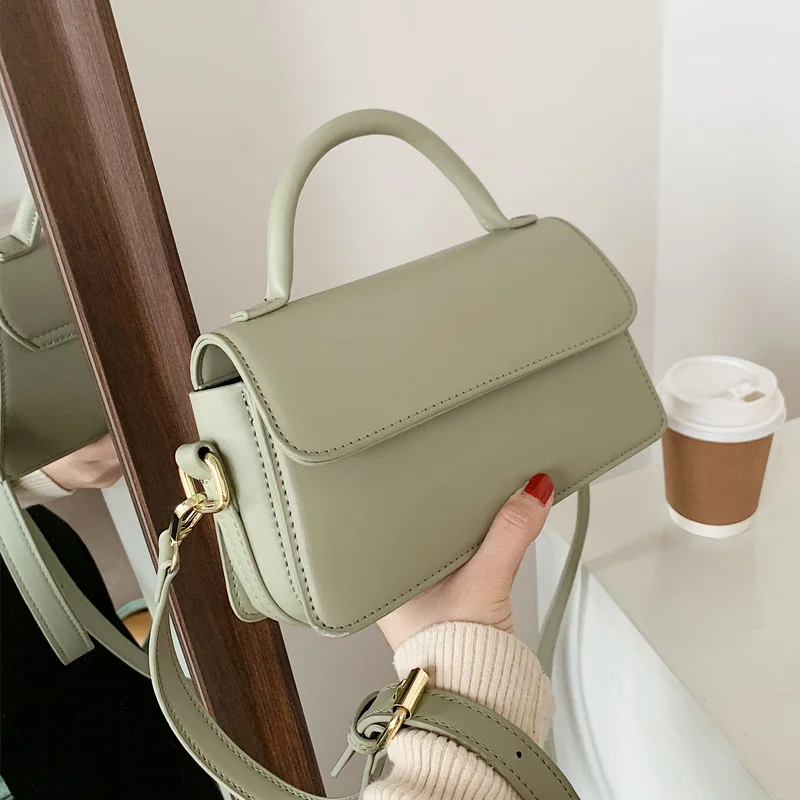 

Beibao is popular this year. Women's 2021 is fashionable and simple. It's a one shoulder portable small square bag