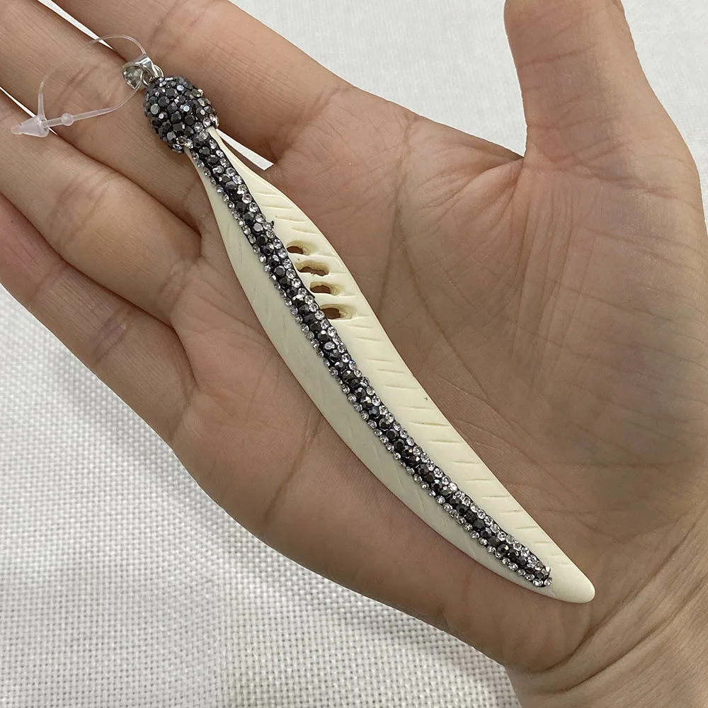 

Feather Shaped Jewelry Inlaid Glass Crystal Resin Pendant for DIY Making Ladies Fashion Necklace Earrings Jewelry Accessories