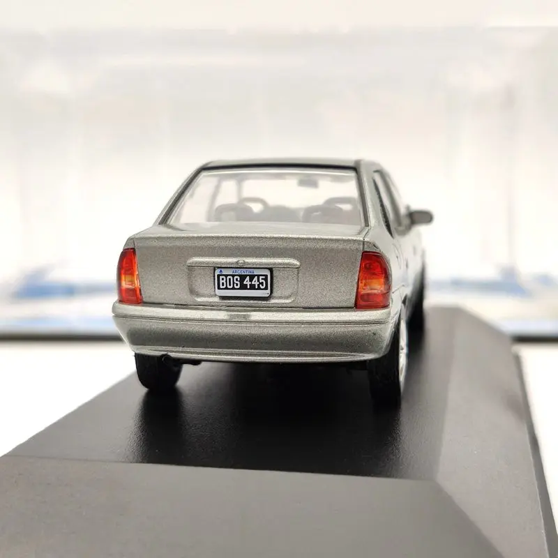 1:43 IXO для Chevrolet Corsa GLS 1997 Серебряные литые модели Ограниченная Коллекция