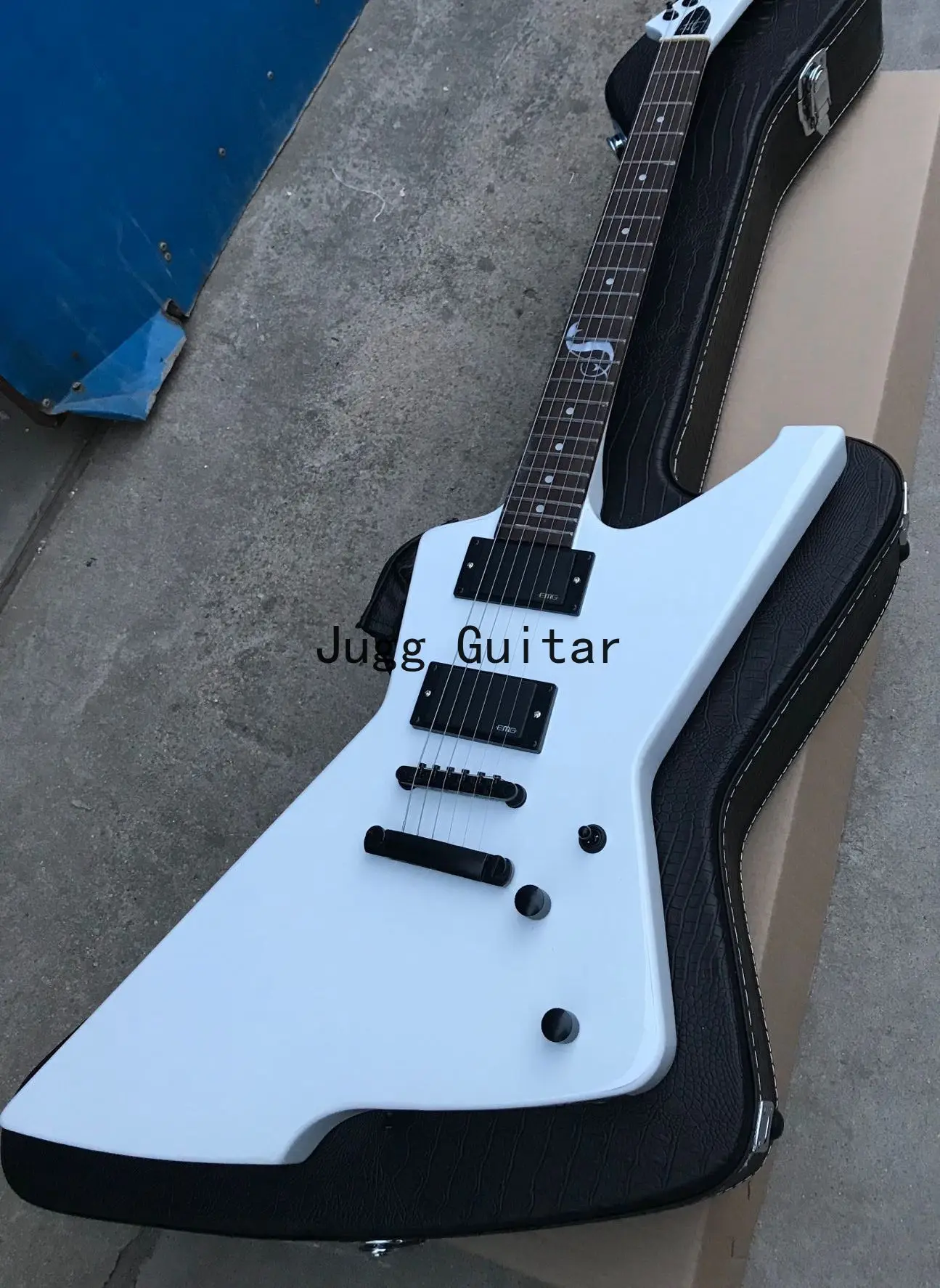 Metallic James Hetfield Snake Byte White Explorer Electric Guitar Active Pickups & 9V Battery Box, Black Hardware