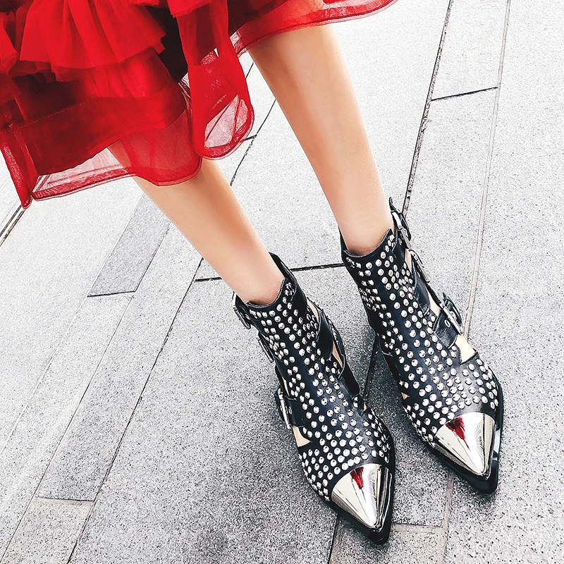 

CONASCO Fashion Punk Casual Summer Women Ankle Boots Rivets Genuine Leather Low Heels Metal Pointed Toe Flat With Boots Woman