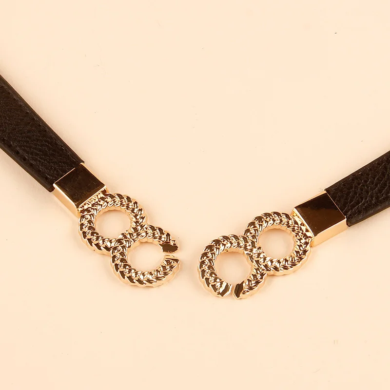 Ремень с круглой пряжкой для женщин тонкий эластичный пояс золотого цвета